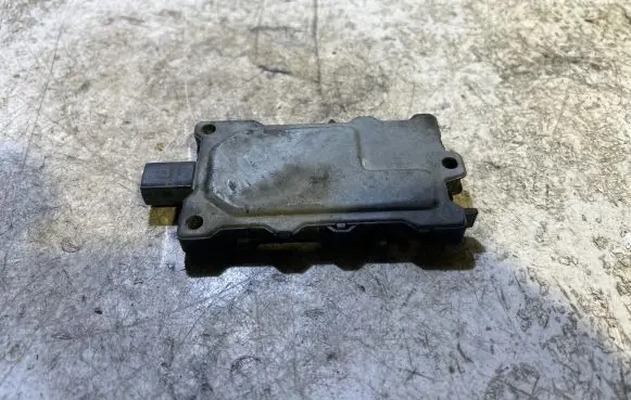 Mercedes-Benz E W211 Coolant fan relay 2118300472 080808 9300520