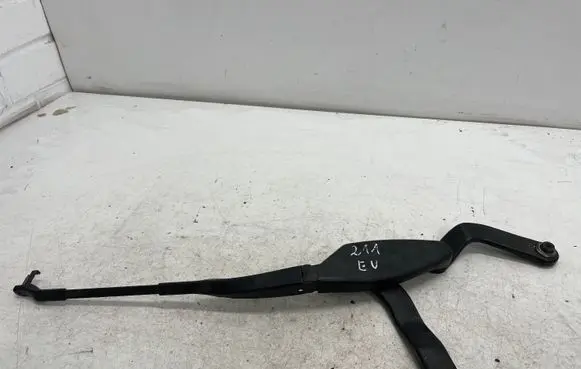 Mercedes-Benz E W211 Front wiper blade arm