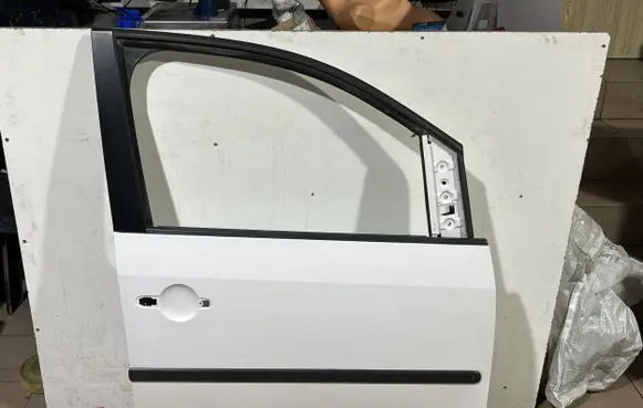 Volkswagen Caddy Front door