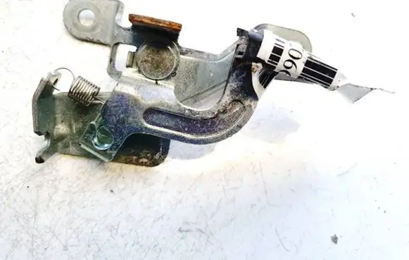 Mazda CX-5 Fuel tank opening switch 