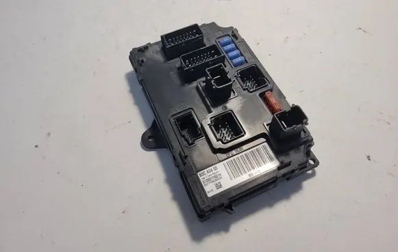 Peugeot 407 Fuse module 9656148180 S120017001H BSCA0400