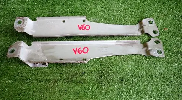 Volvo V60 Fender mounting bracket 31468234