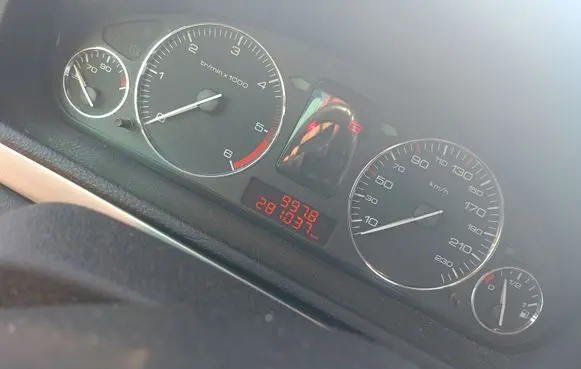 Peugeot 407 Speedometer (instrument cluster)