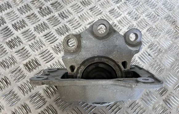 Volvo XC60 Engine mount bracket 32255204