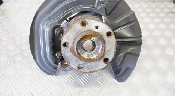 BMW X3 F25 Front wheel hub 6855954 6868480