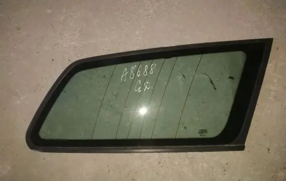 Volvo V50 Rear side window