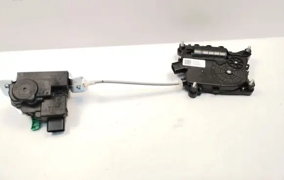 Hyundai Santa Fe Sliding door lock 81800S1100