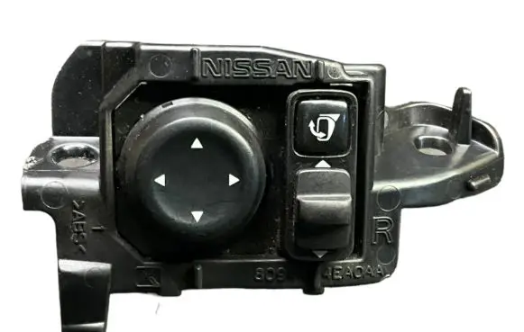 Nissan Qashqai Wing mirror switch 255704EA1B
