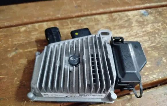 Peugeot 3008 I Engine control unit/module 9842654880