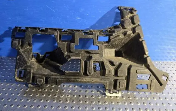 Volvo XC90 Front bumper mounting bracket 31353371
