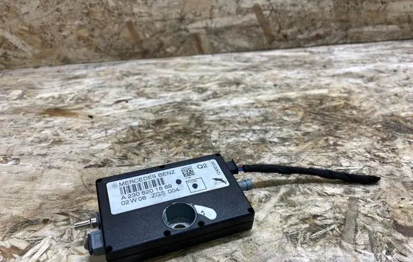 Mercedes-Benz SL R230 Aerial antenna amplifier A2308201889