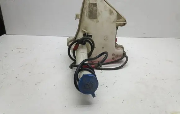 Toyota Yaris Windshield washer fluid reservoir/tank 853100D060