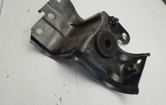 Honda CR-V Radiator mount bracket 