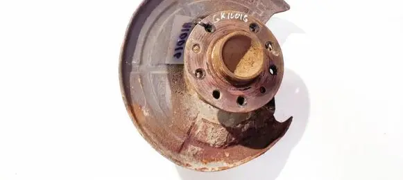 Rear wheel hub