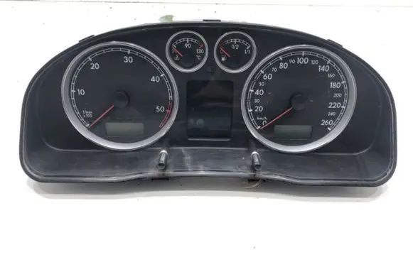 Volkswagen PASSAT B5.5 Speedometer (instrument cluster) 3B0920847E