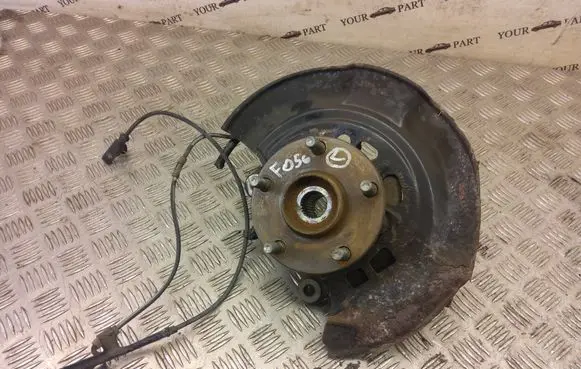 Toyota Auris E180 Front wheel hub