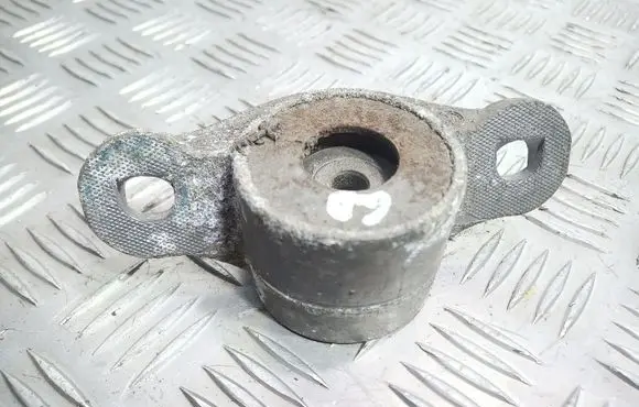 Peugeot 308 Front shock absorber mounting bracket 