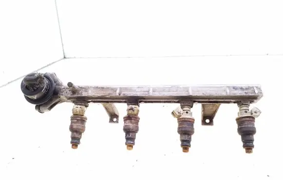 Volkswagen Golf II Fuel injectors set 030133322B 030906031A 0280150719