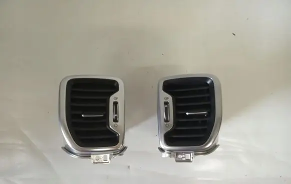 KIA Sportage Dashboard side air vent grill/cover trim