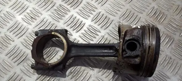 Volvo 850 Piston with connecting rod