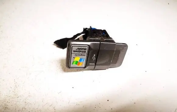 Fiat Bravo USB socket connector 735451308