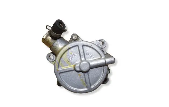 Nissan Primera Vacuum pump 14650AD200