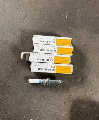 Renault Captur II Spark plug 224019185R