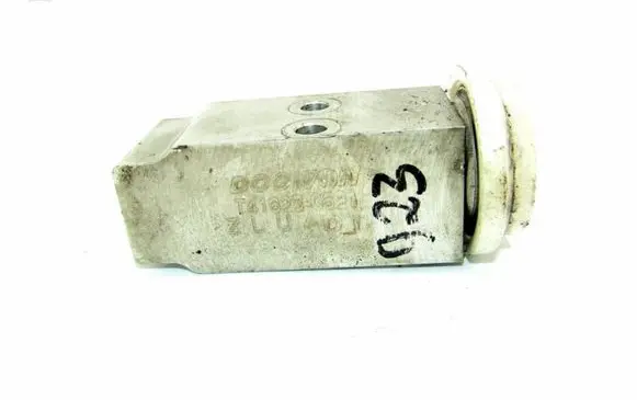 Hyundai Tucson JM Air conditioning (A/C) expansion valve T416230521