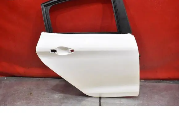 Peugeot 208 I Rear door 