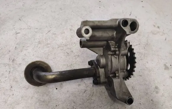 Volkswagen Transporter - Caravelle T5 Oil pump 038115105D