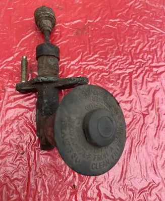 Toyota Land Cruiser (BJ70) Clutch slave cylinder 
