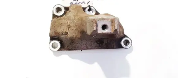 Honda Accord Engine mounting bracket
