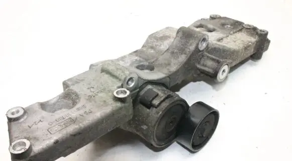 Land Rover Freelander 2 - LR2 Generator/alternator bracket 9661310080