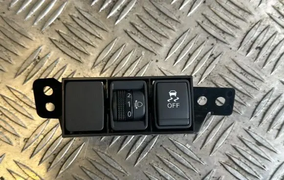 Nissan Leaf I (ZE0) Headlight level height control switch 1KA0A
