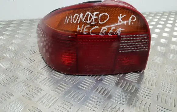 Ford Mondeo MK I Rear/tail lights 93B613N004