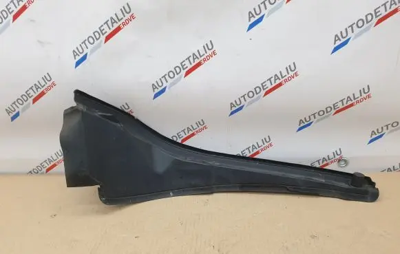 BMW 2 F46 Fender end trim 7300517 51767300517