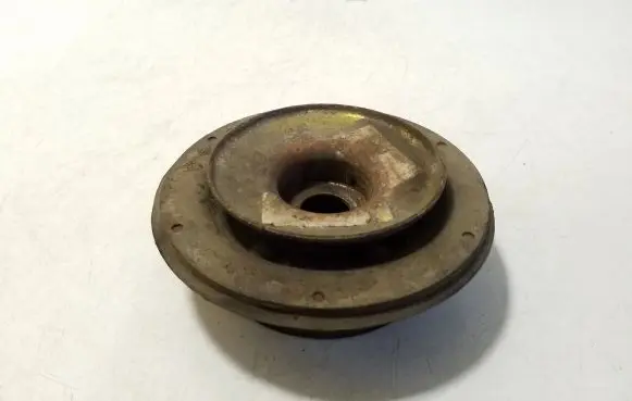 Volkswagen Golf III Coil spring mount 