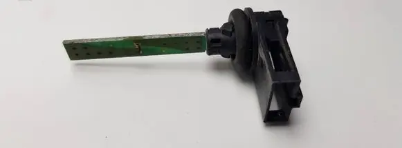 Volkswagen PASSAT B5 Interior temperature sensor 4B0820539 784300