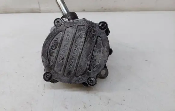 Mercedes-Benz E W211 Vacuum pump A6462300265 6462300265 6462300465