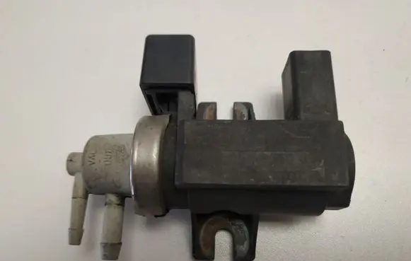 Audi A3 S3 8P Turbo solenoid valve 8E0906627