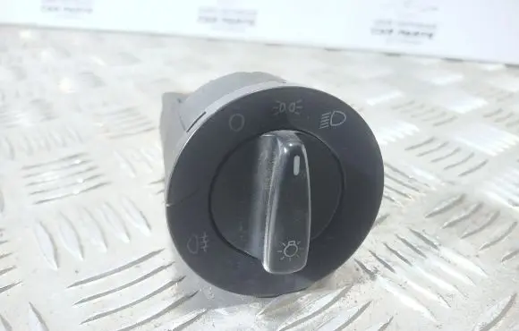 Volkswagen Golf IV Light switch 1C0941531