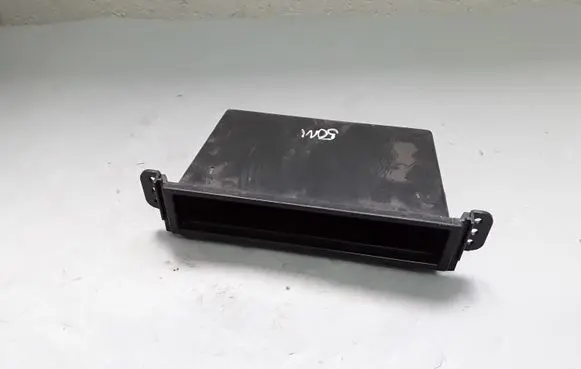 KIA Carens II Dashboard storage box/compartment 805F2648