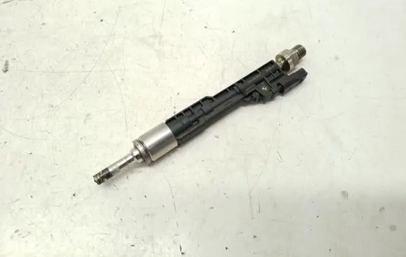 BMW 5 F10 F11 Fuel injector 13647597870 7597870 0261500109