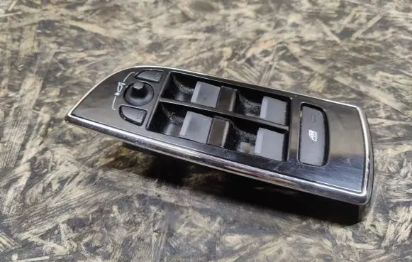 Jaguar XJL Electric window control switch AW9314540AC