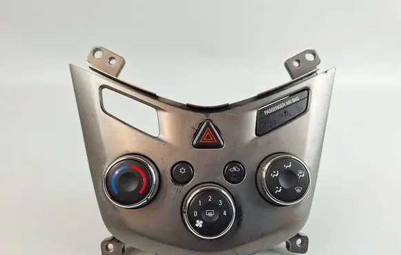 Chevrolet Aveo Climate control unit 95266748