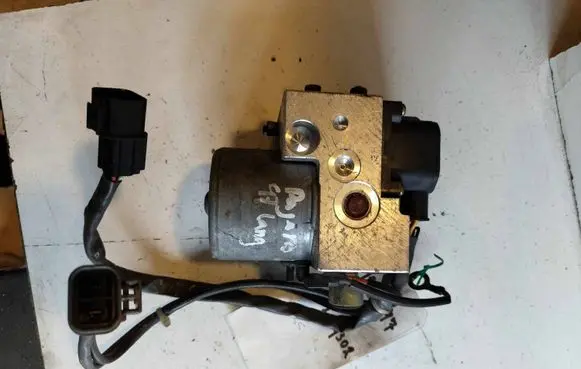 Mitsubishi Pajero ABS Pump MR289302
