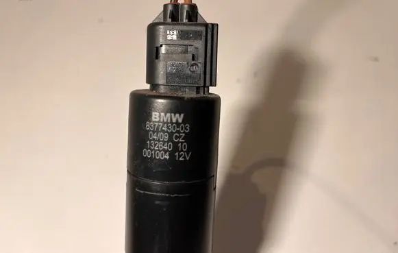 BMW 3 E90 E91 Windshield washer spray nozzle 03264010 001004