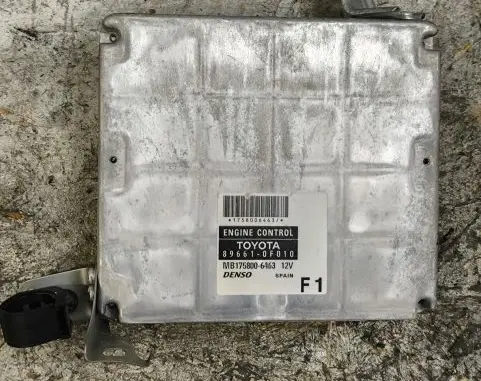 Toyota Corolla Verso AR10 Engine control unit/module 896610F010