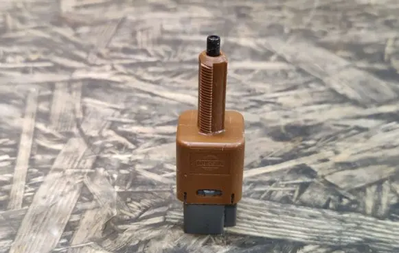 Nissan Note (E12) Brake pedal sensor switch