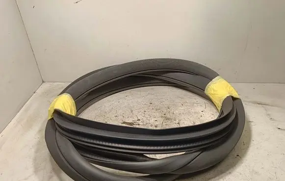 Mercedes-Benz E W213 Front door rubber seal 
